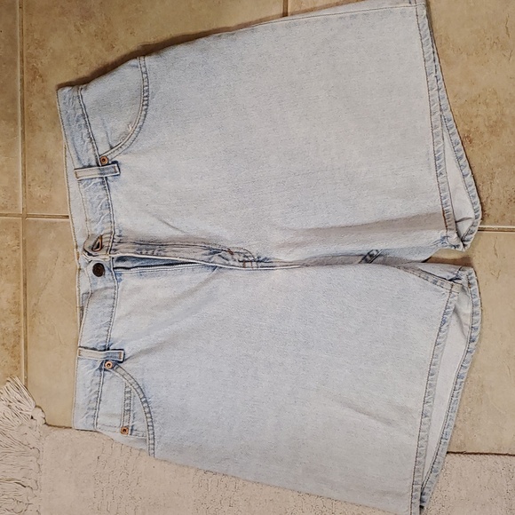 Women's vintage levi's shorts - Picture 5 of 13